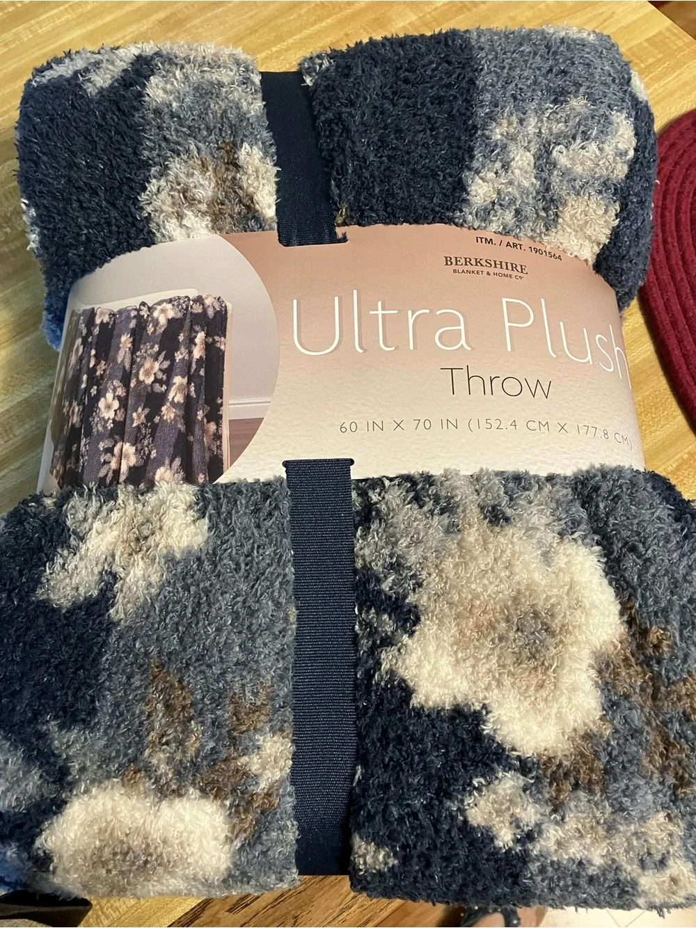 🌸Berkshire Blues Floral Ultra Plush Throw
